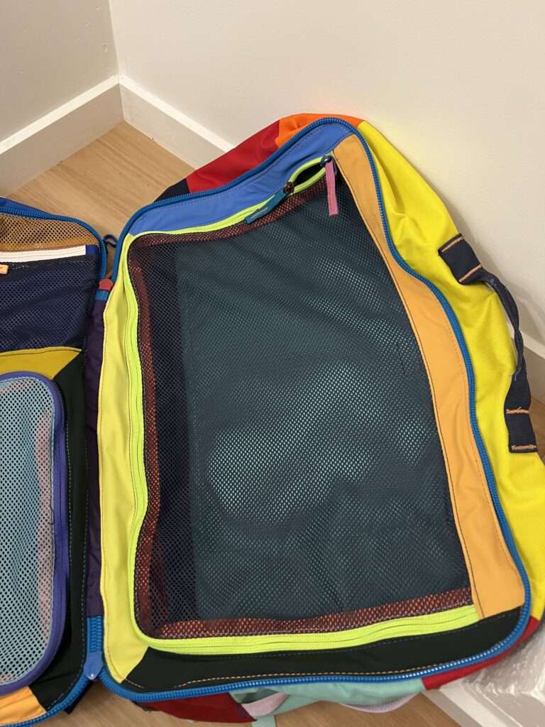 Rechte Seite des Rucksacks (Innen)